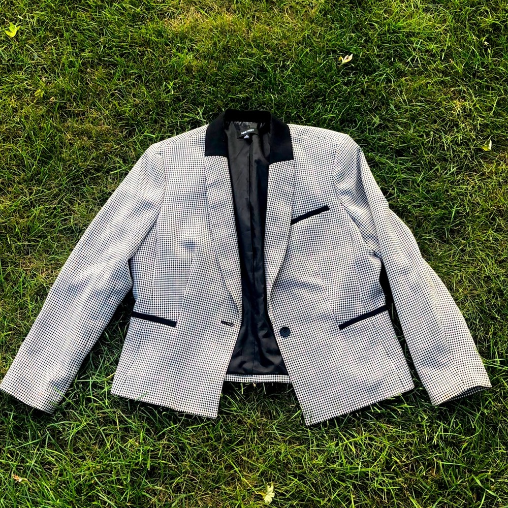 Black white and brown blazer sz 16 from Nine West